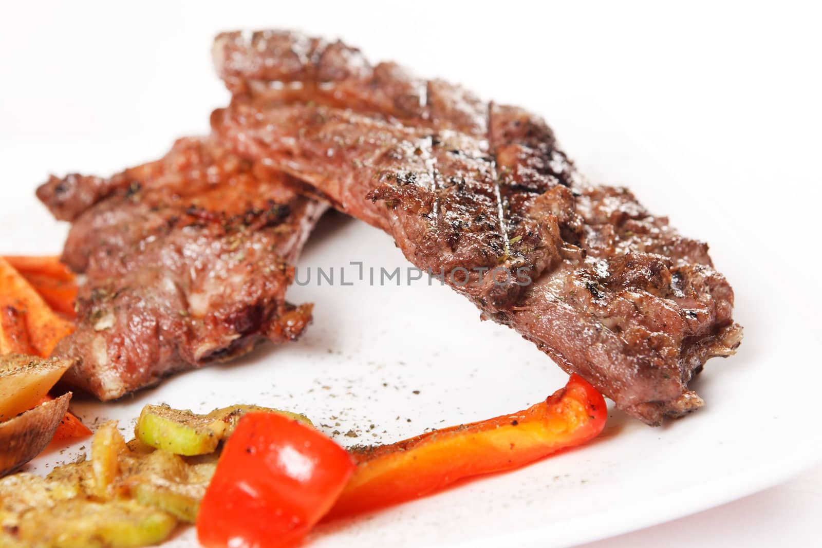 steak with grilled vegetables