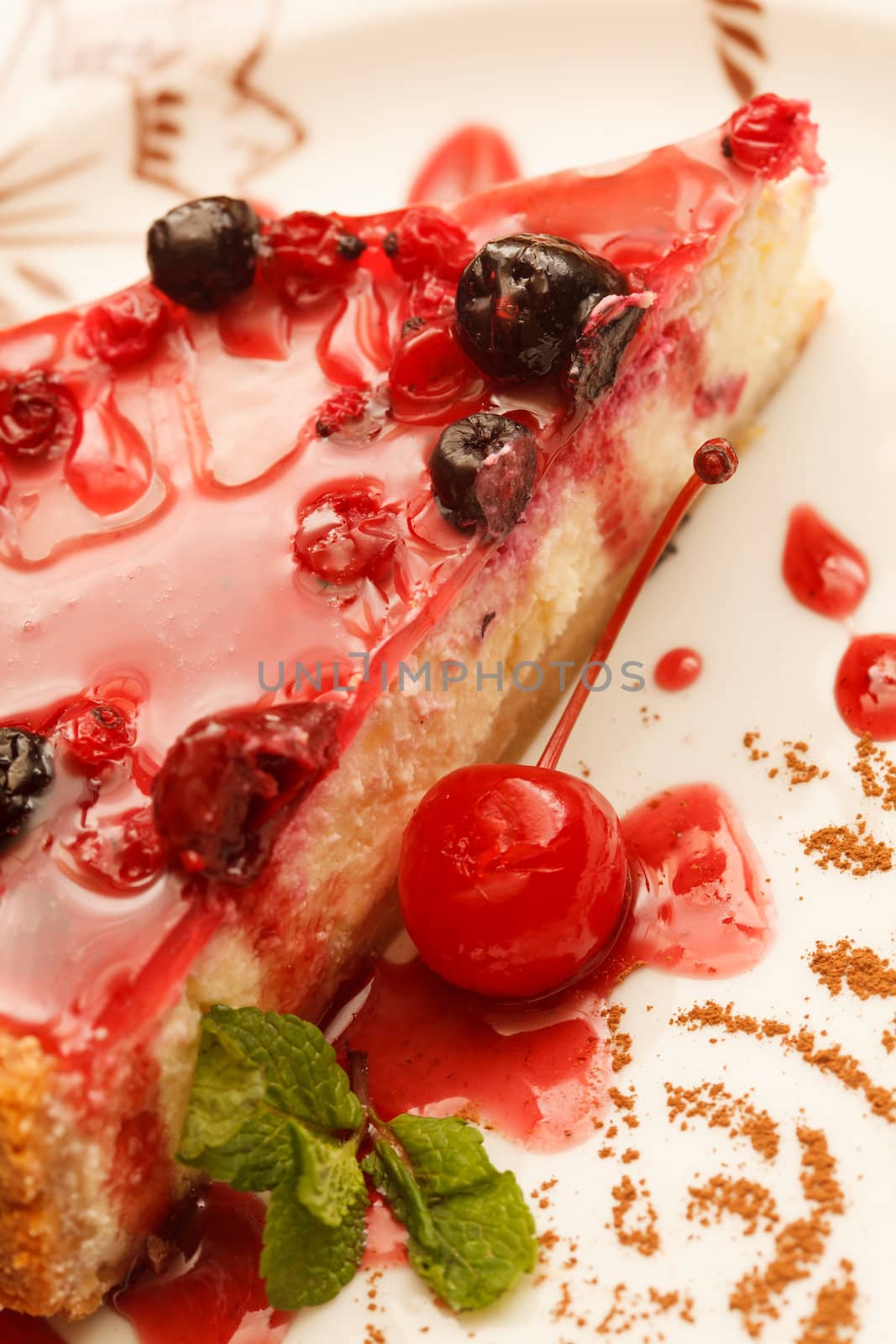 cheesecake with berries by shebeko