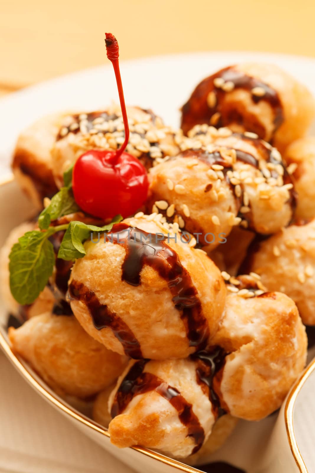 profiteroles with chocolate by shebeko