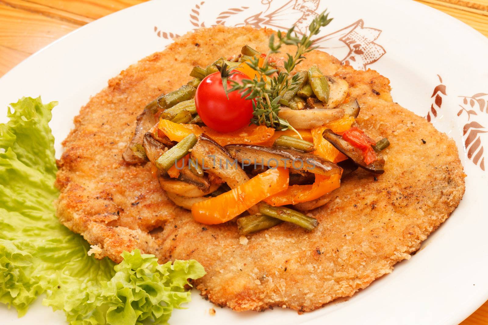 Schnitzel with vegetables by shebeko