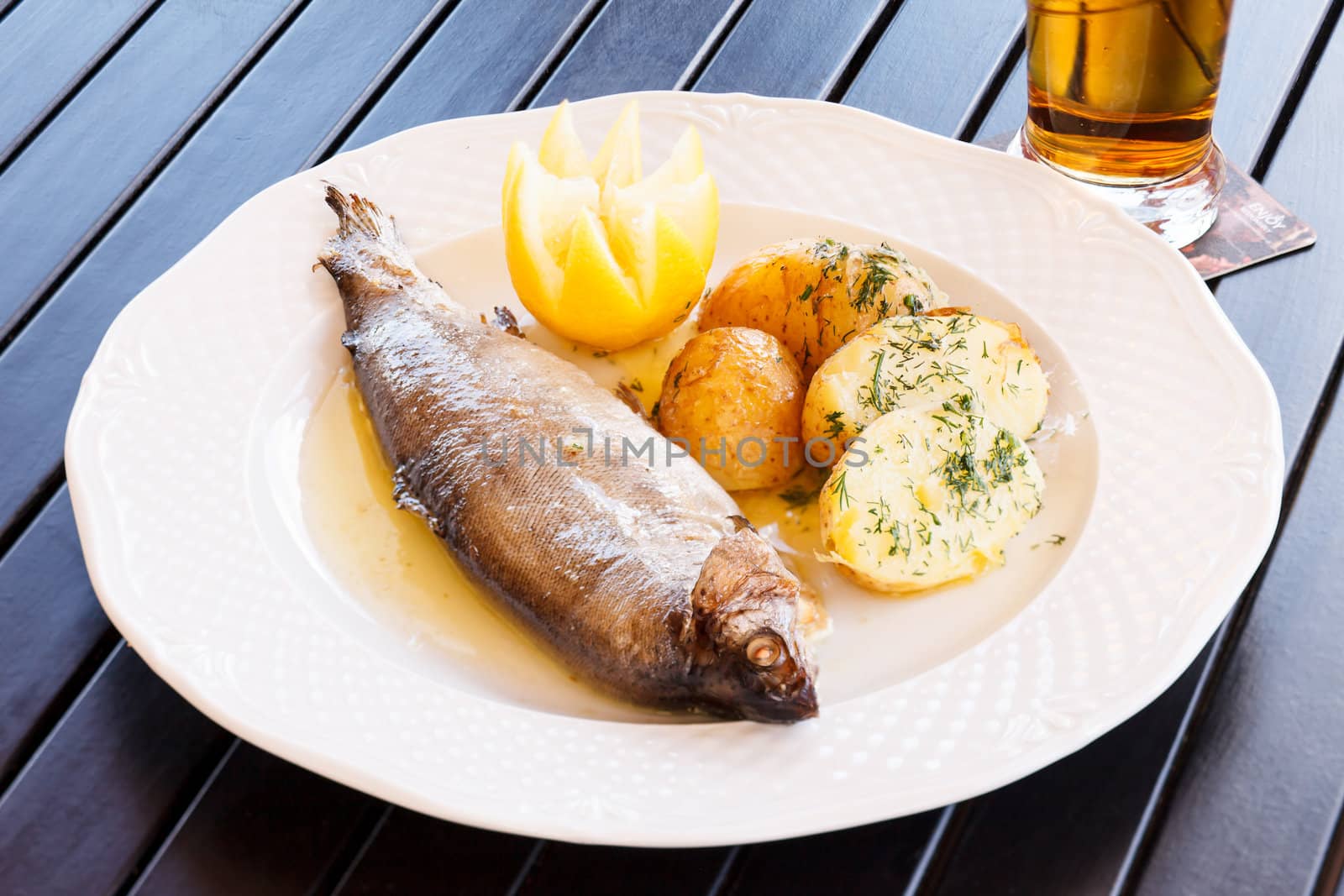 fish with potatoes by shebeko