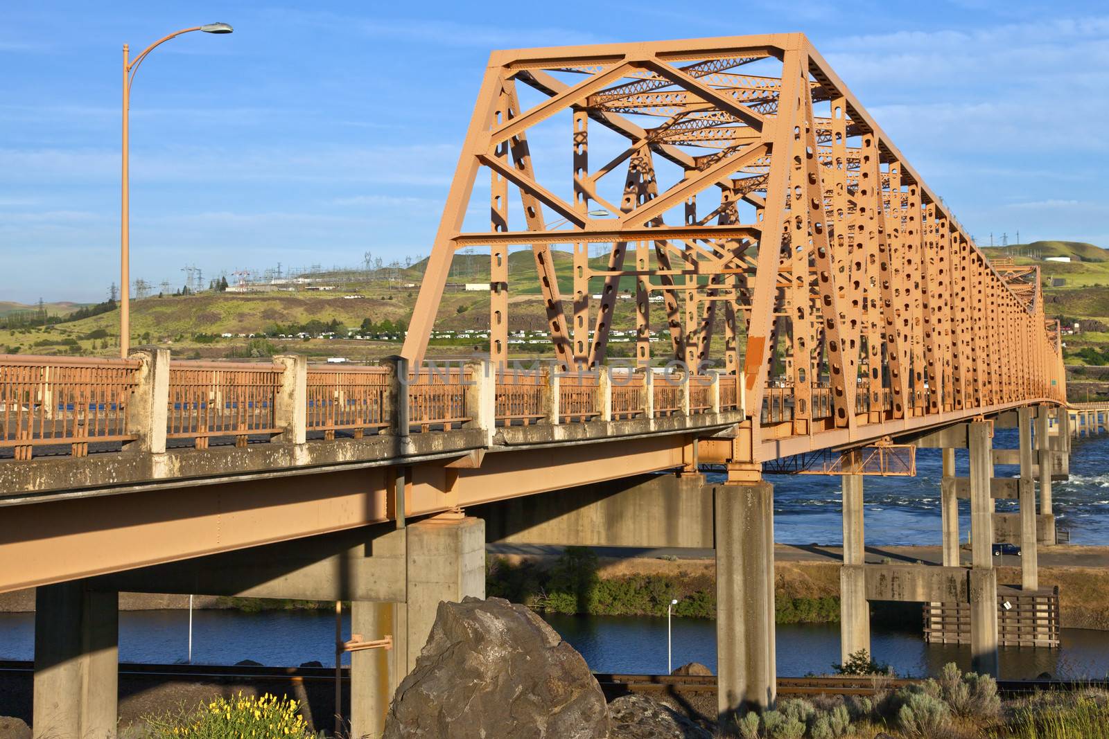 Bridge crossings at the Dalles Oreon state.