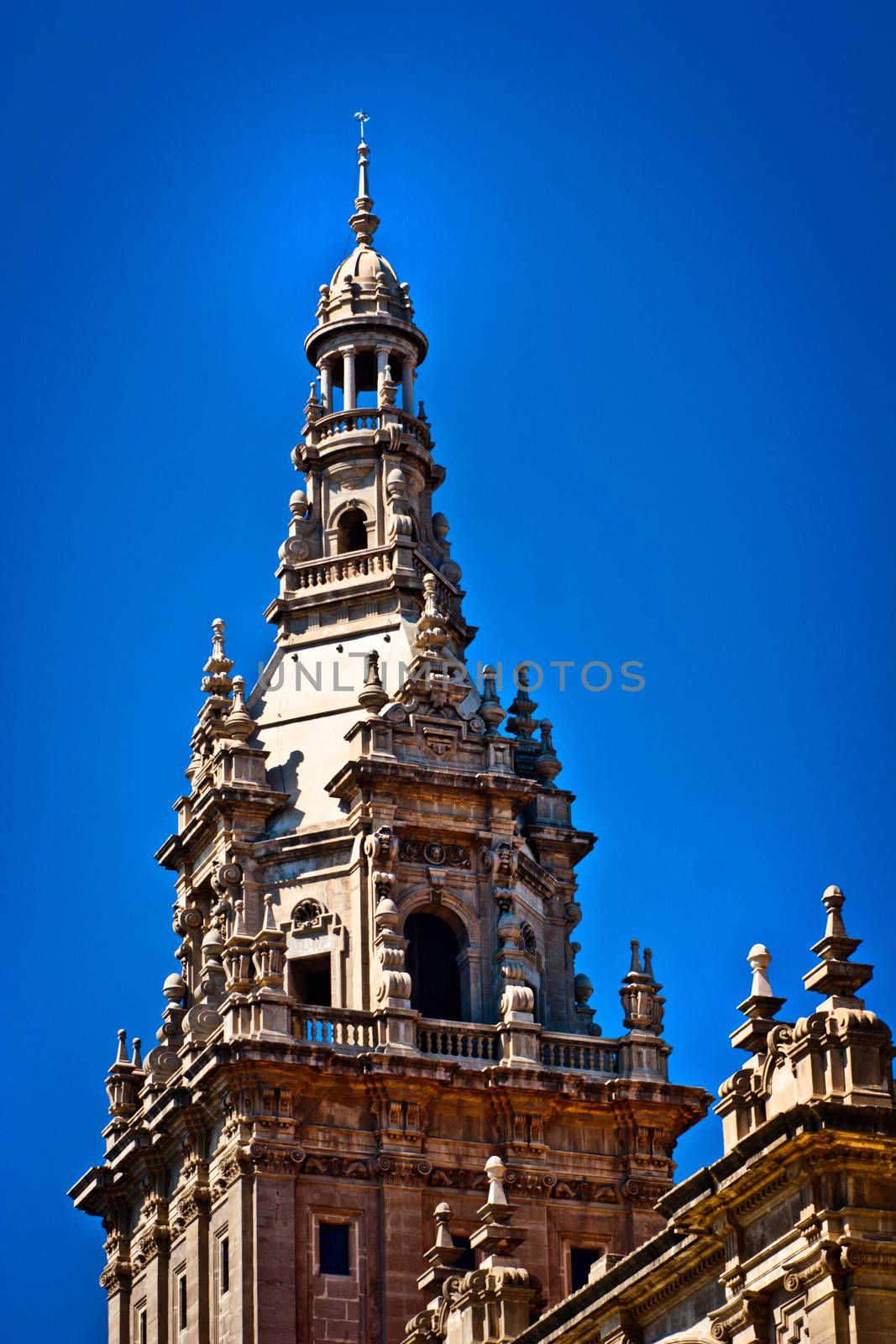Image of classic Spanish architecture of a building in Barcelona.