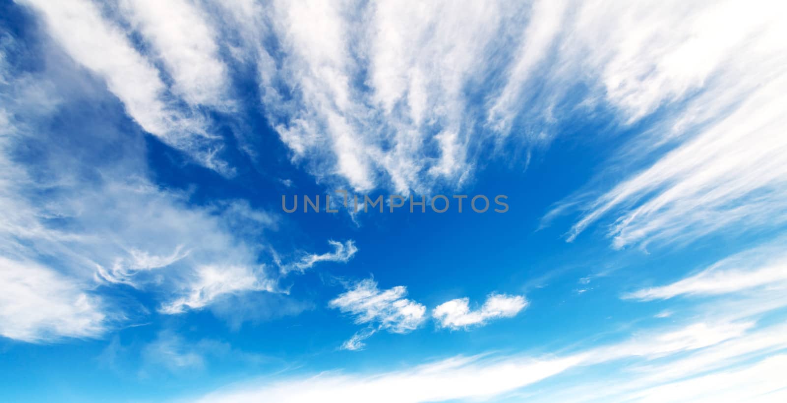 Beautiful clouds in the blue sky 