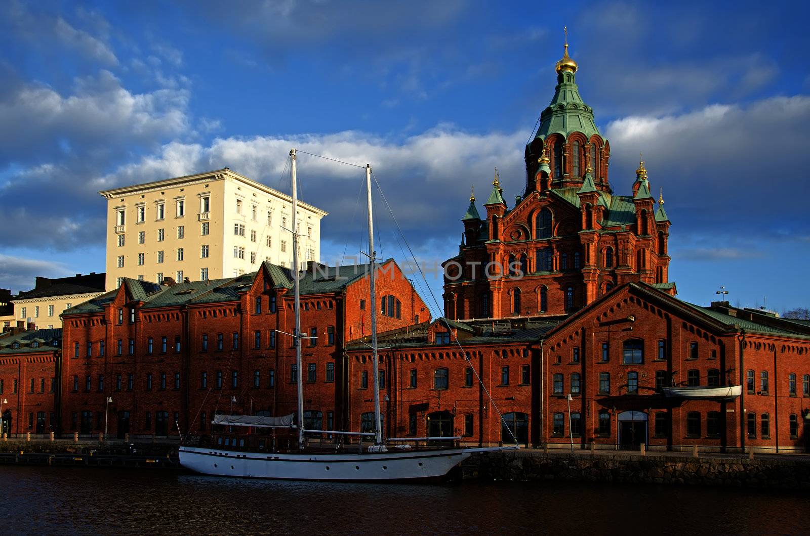 Helsinki at sunset. by maisicon