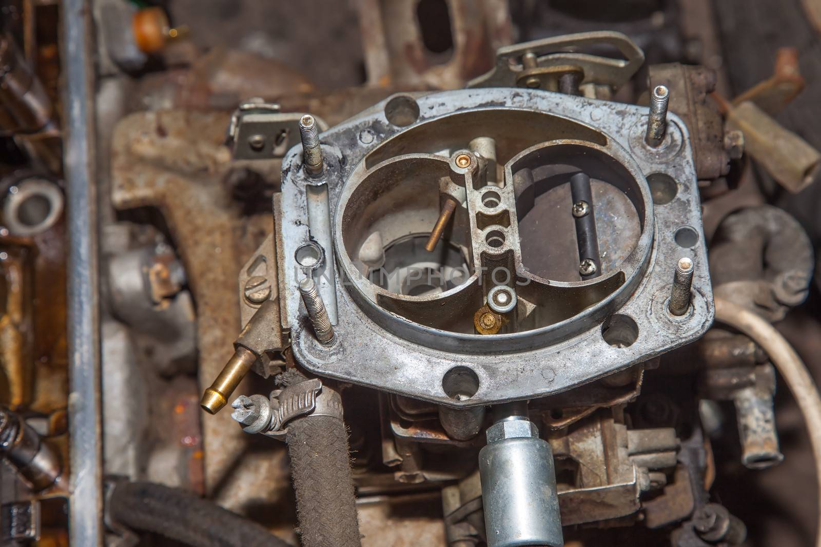 Car's carburetor disassembly. Air damper is closed. top view