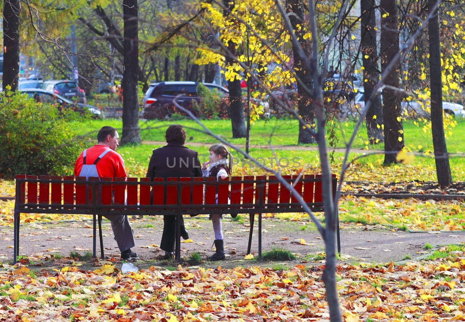 people have a rest in the Park by victorych