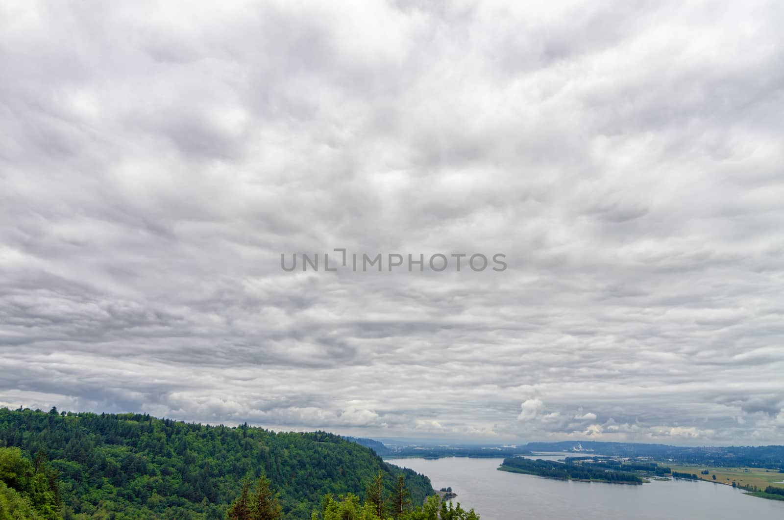 Dramatic cloudy sky over the Columbia River near Portland, Oregon