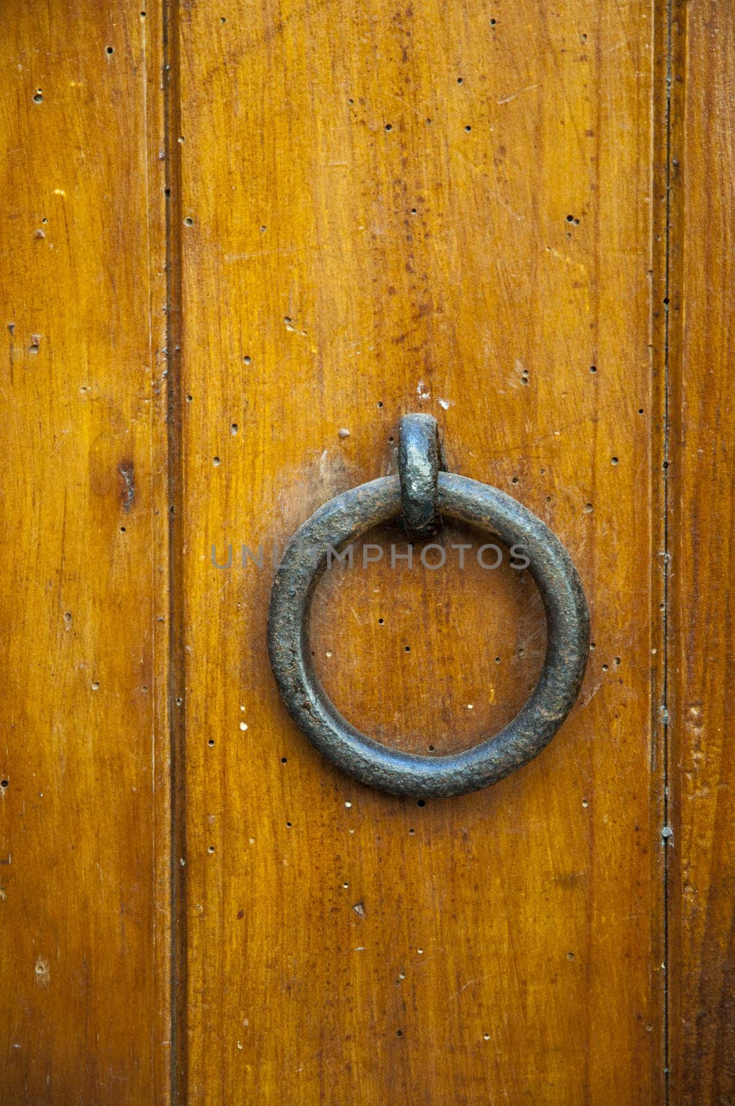 door to stretch and open ring