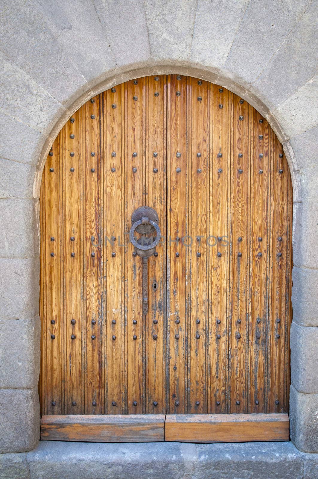 old wooden door  by arnau2098