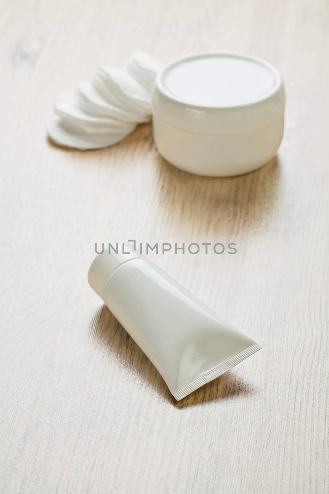 cotton pads tube and jar