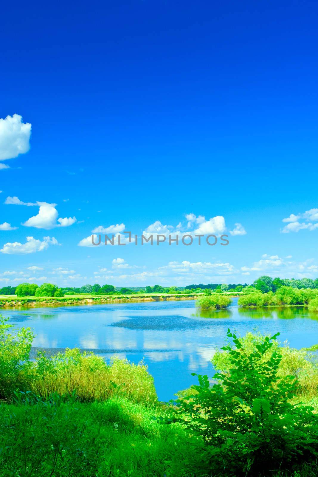 beaty lake and sky with reflection