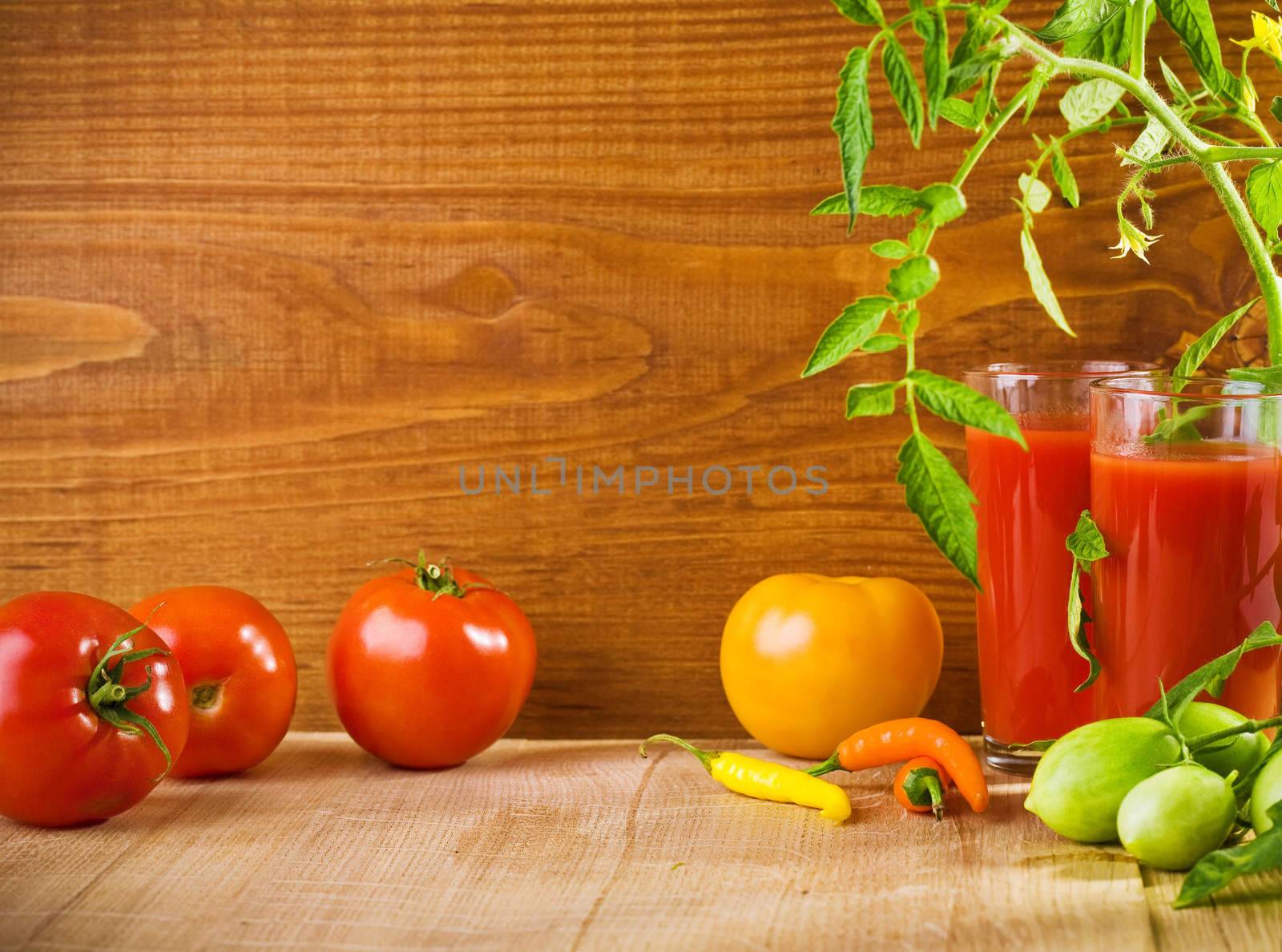 composition of tomatoes and juice