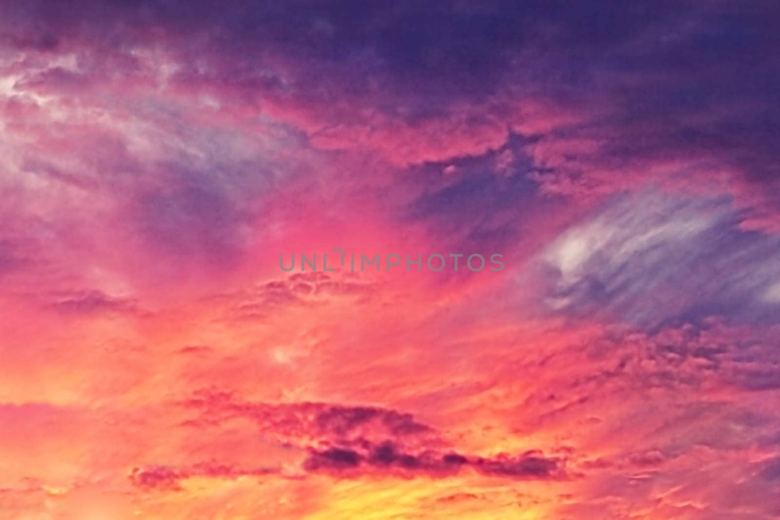 Brilliant sky at sunset background wallpaper