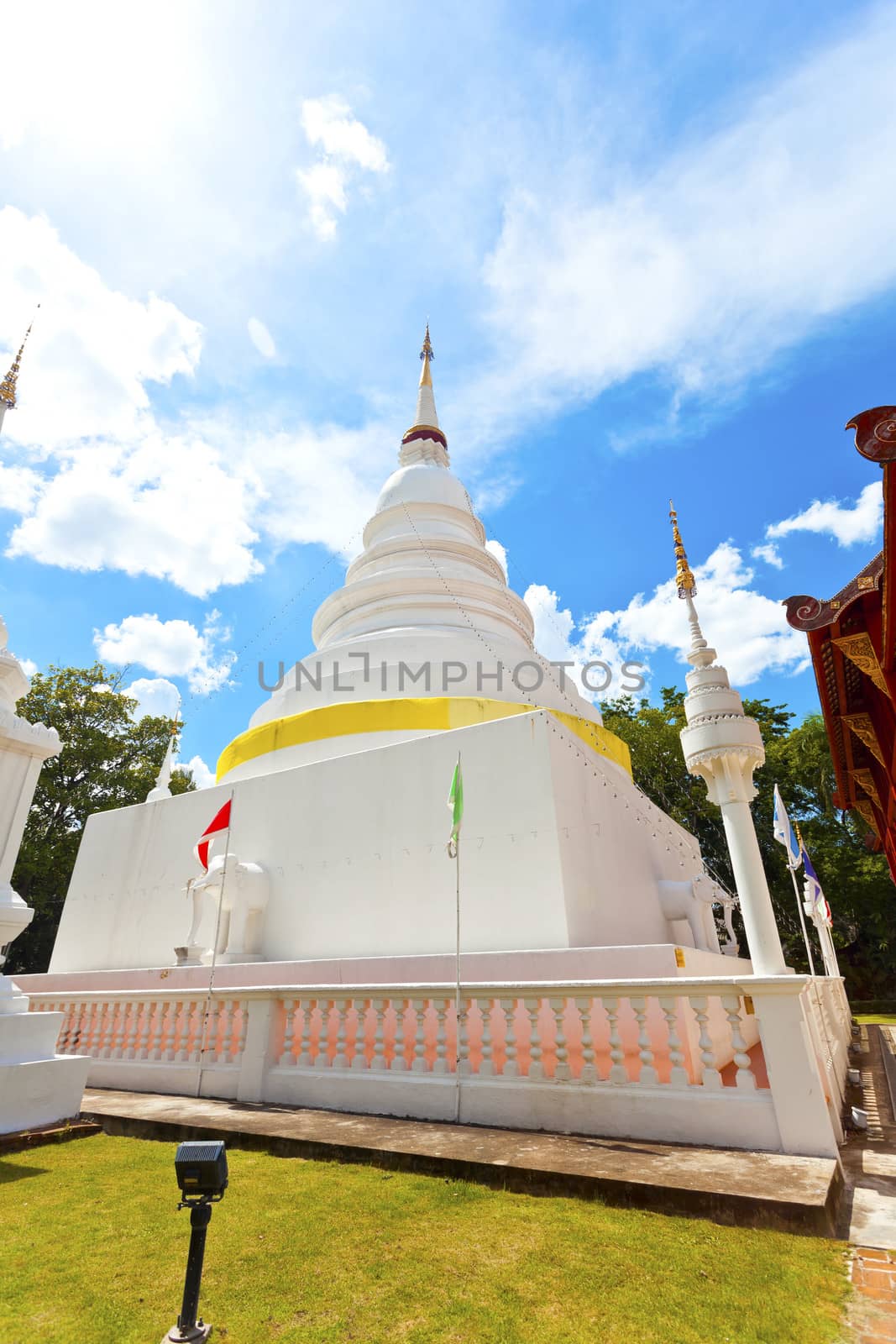 Wat Phra Singh temple in Thailand by kawing921