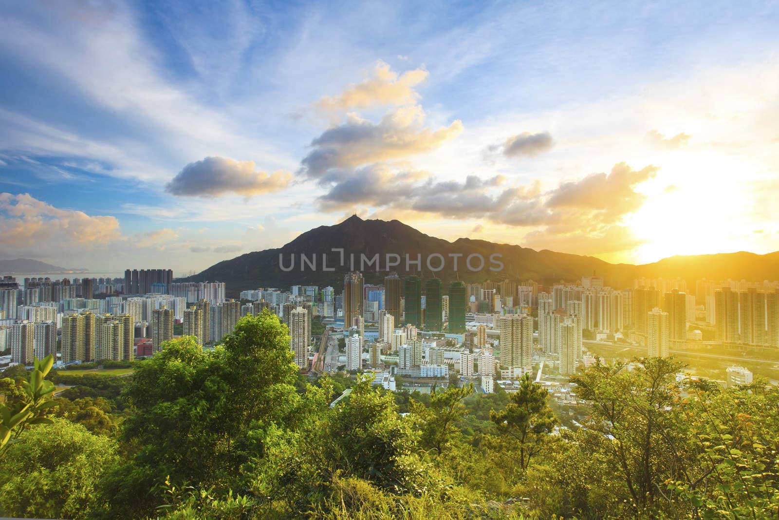 Sunset cityscape in Hong Kong by kawing921