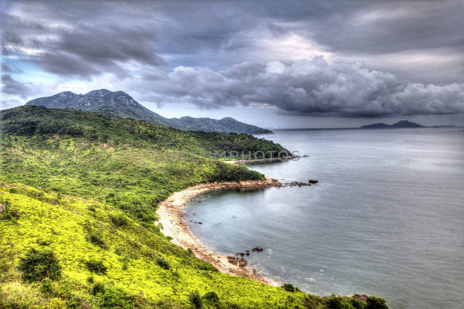 Landscape under storm come