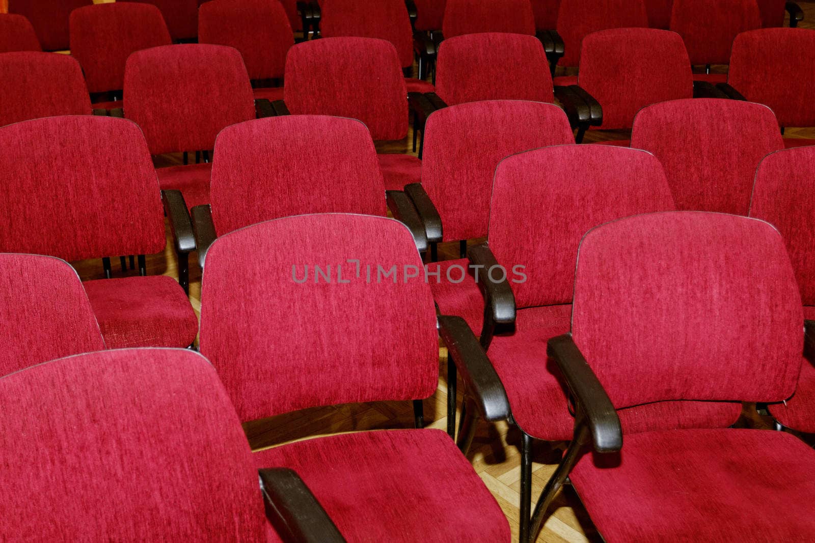 empty chairs 
