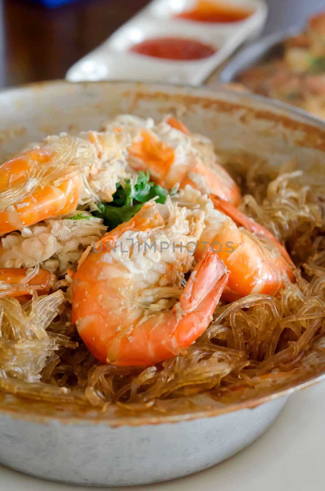baked  prawn with vermicelli , ginger & pepper sauce