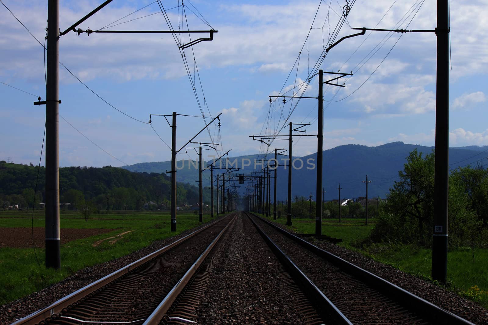 railway by romantiche