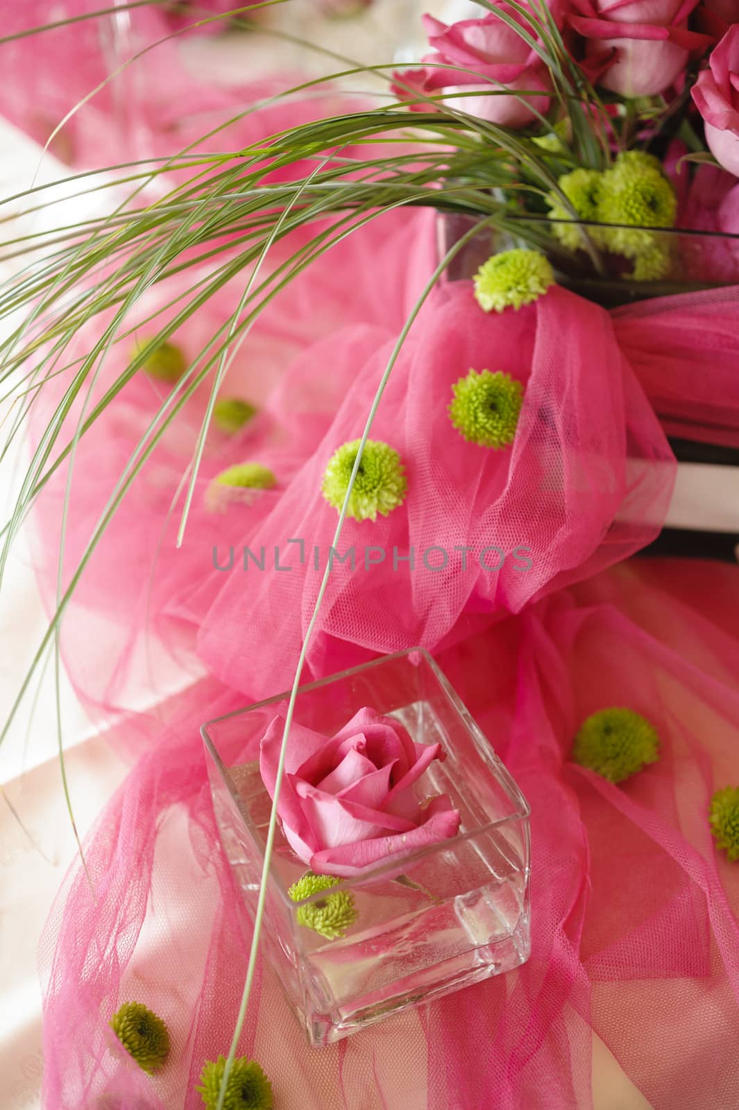 Glass bowl with flower decoration