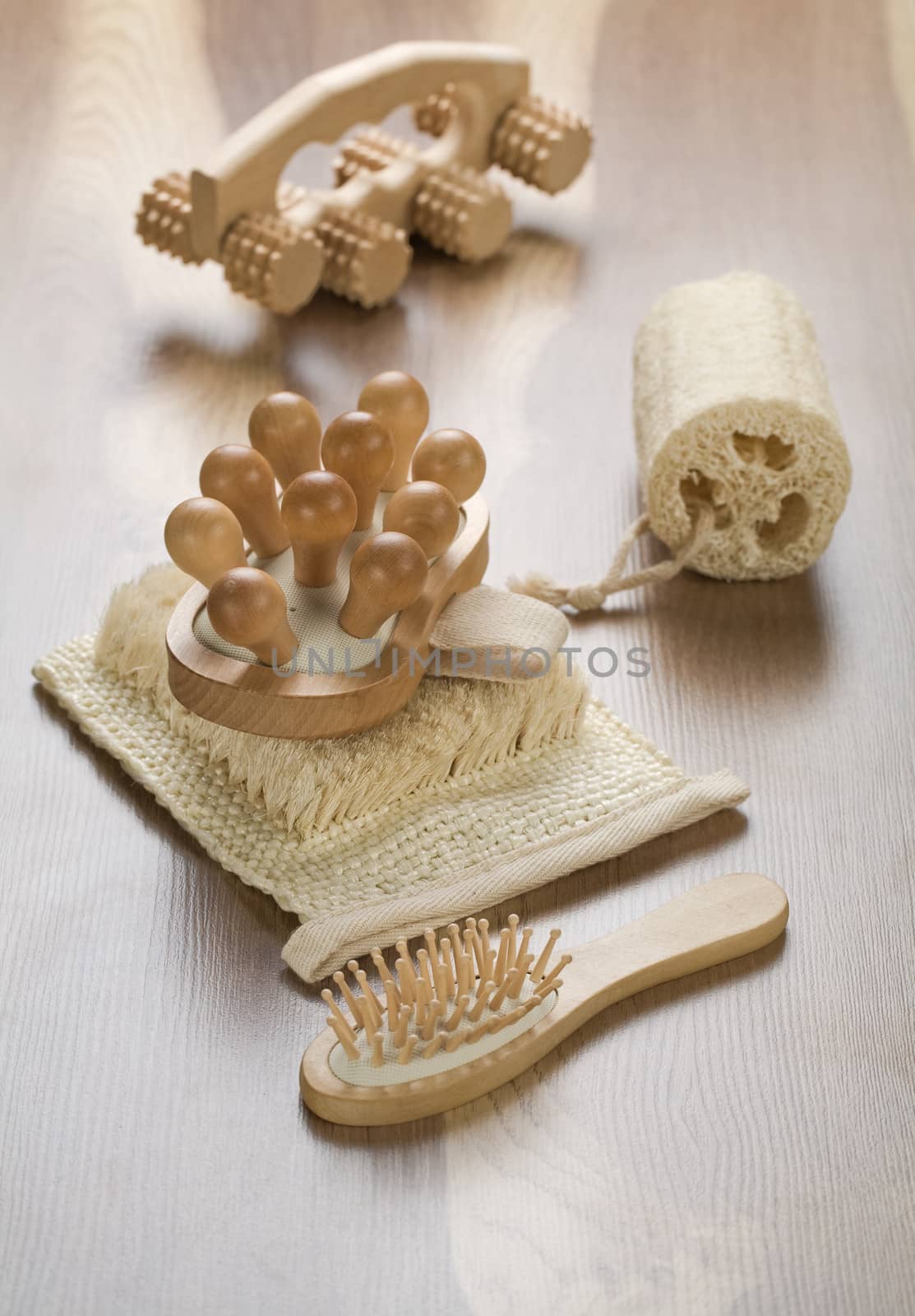massager with bath sponge and hairbrush
