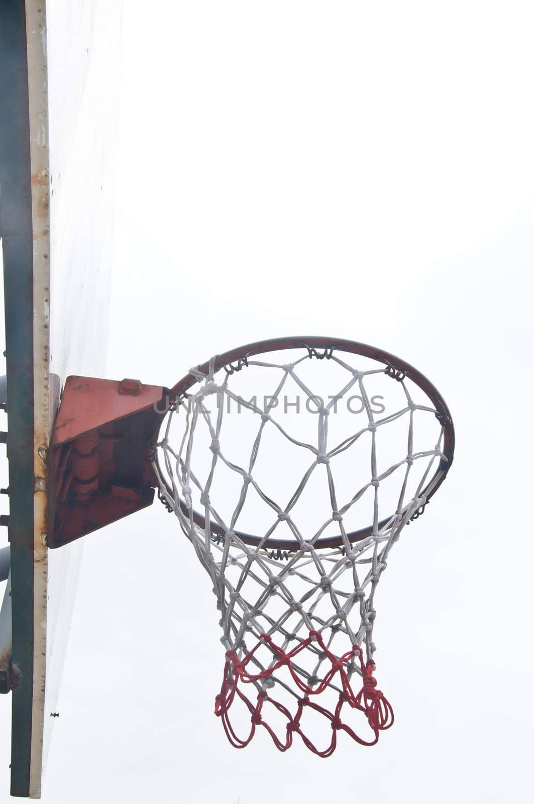 empty basketball hoop