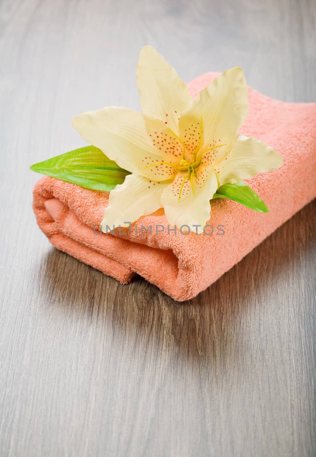 flower on pink towel