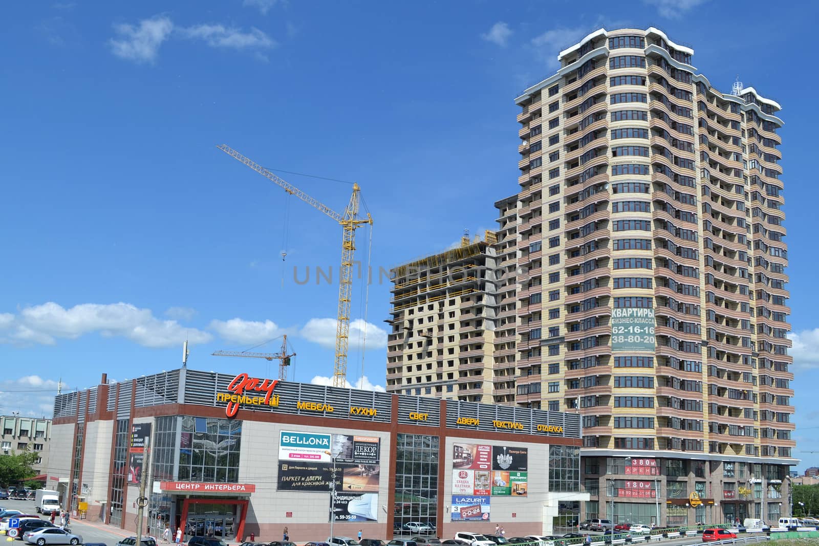 Housing estate of "Sail" under construction, near Shopping Center Premyerdom, Tyumen.