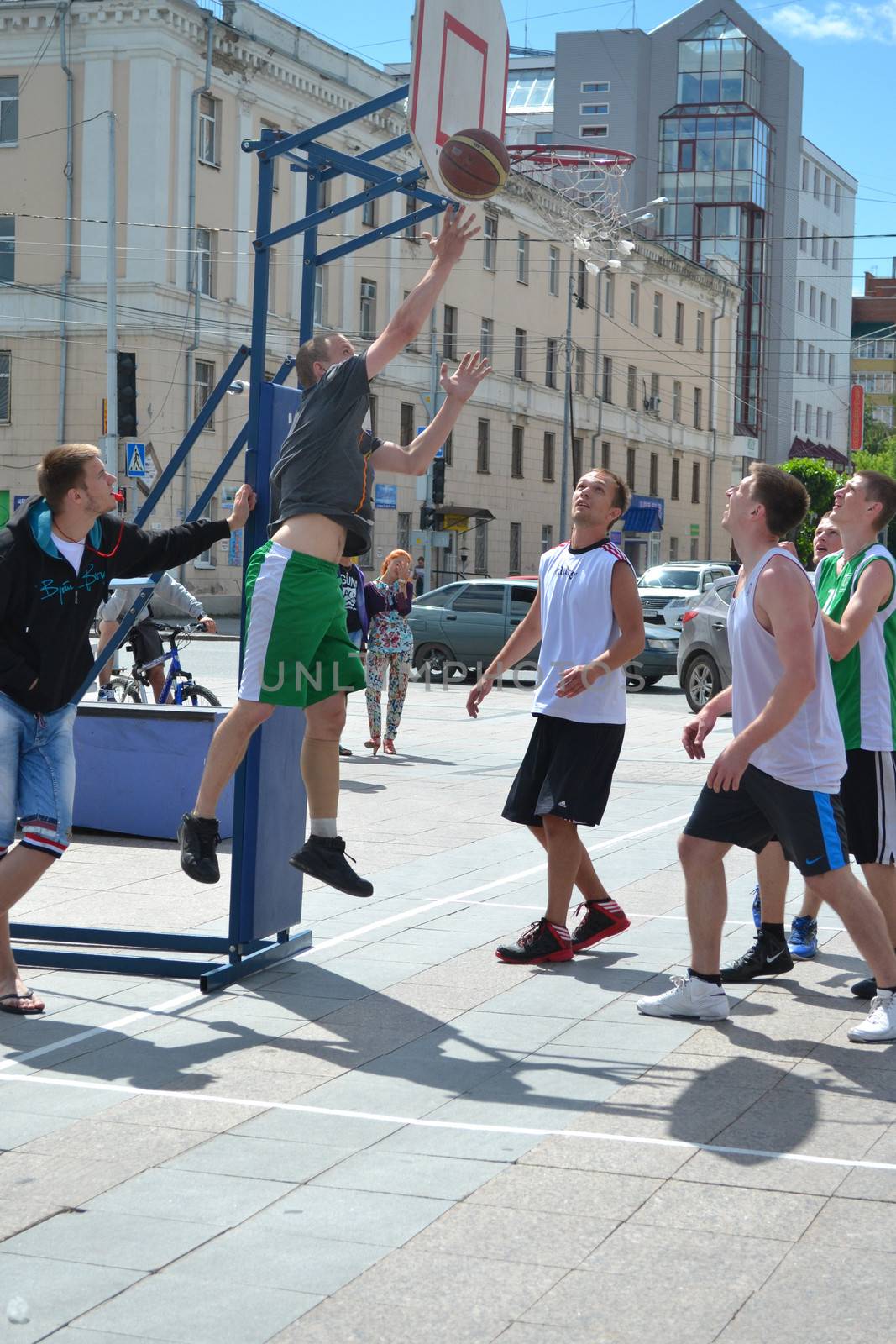 Day of youth of 2013, Tyumen. Basketball competitions in Tsvetnoy Boulevard.