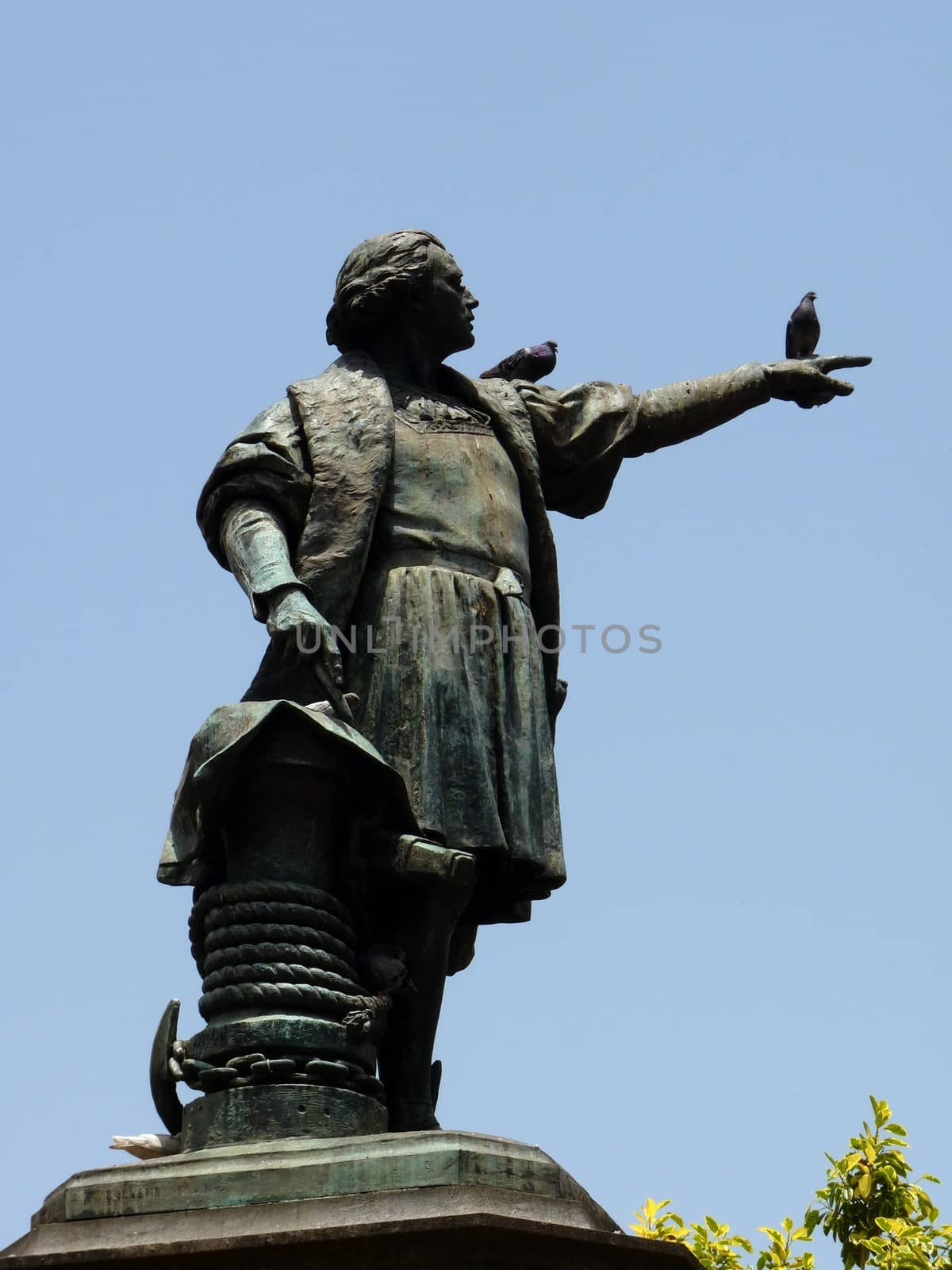 Statue of Christopher Columbus by nicousnake