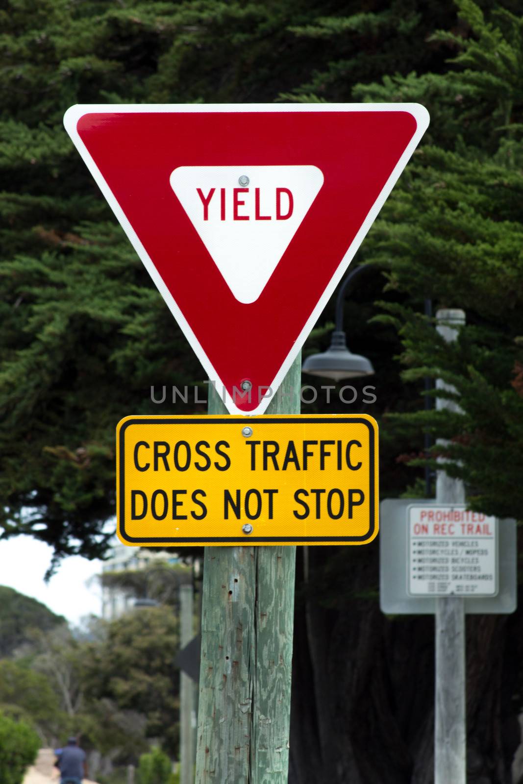 Yield Sign by wolterk