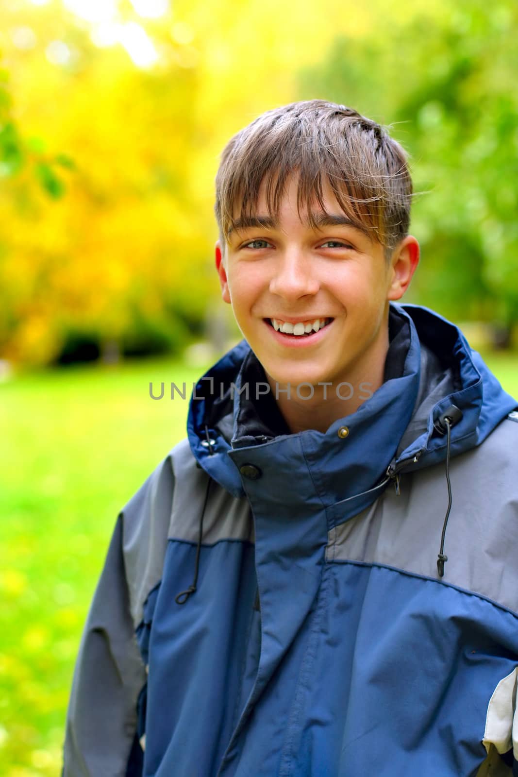 teenager portrait in the autumn park