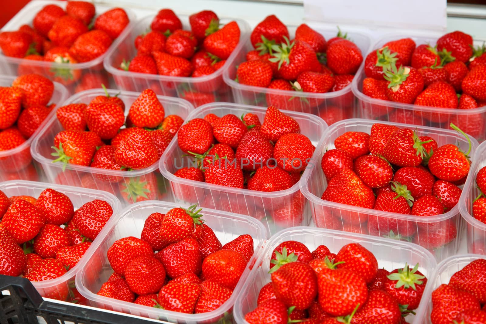 Fresh strawberries by naumoid