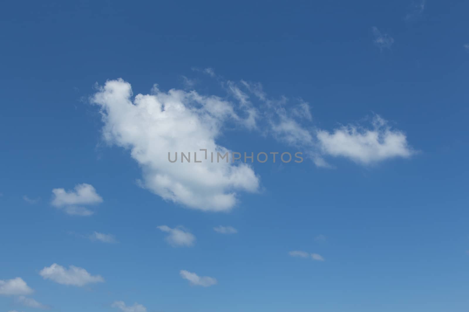 White clouds in the blue sky.







Sky, cloud, blue, nature, dreams, space, weather, environment, freedom, background, deep







White clouds in the blue sky.