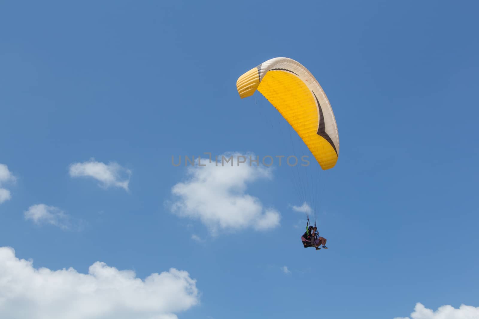 Para-gliding flight.