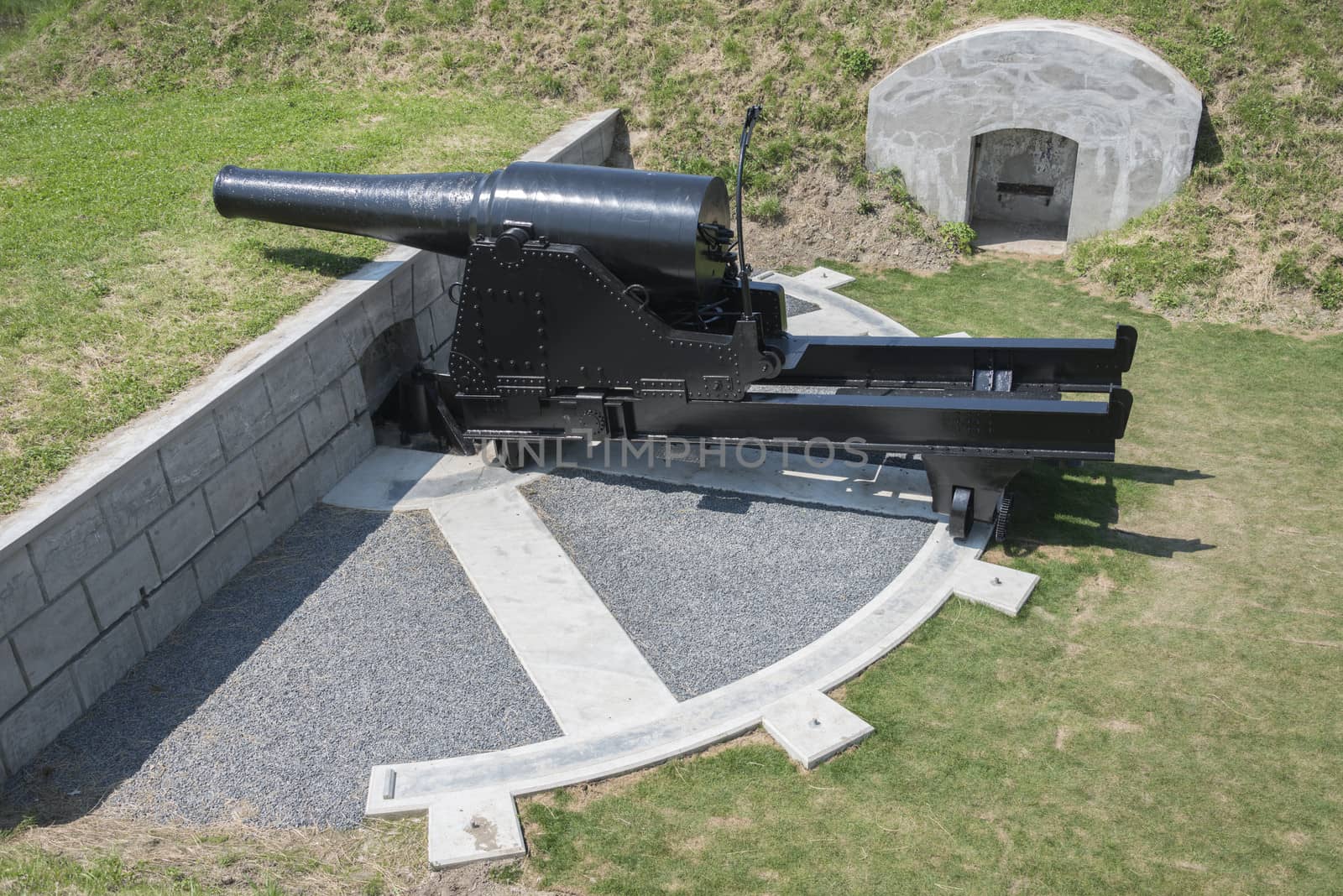  Biggest iron point 24 kaliber canon in Holland Hellevoetsluis