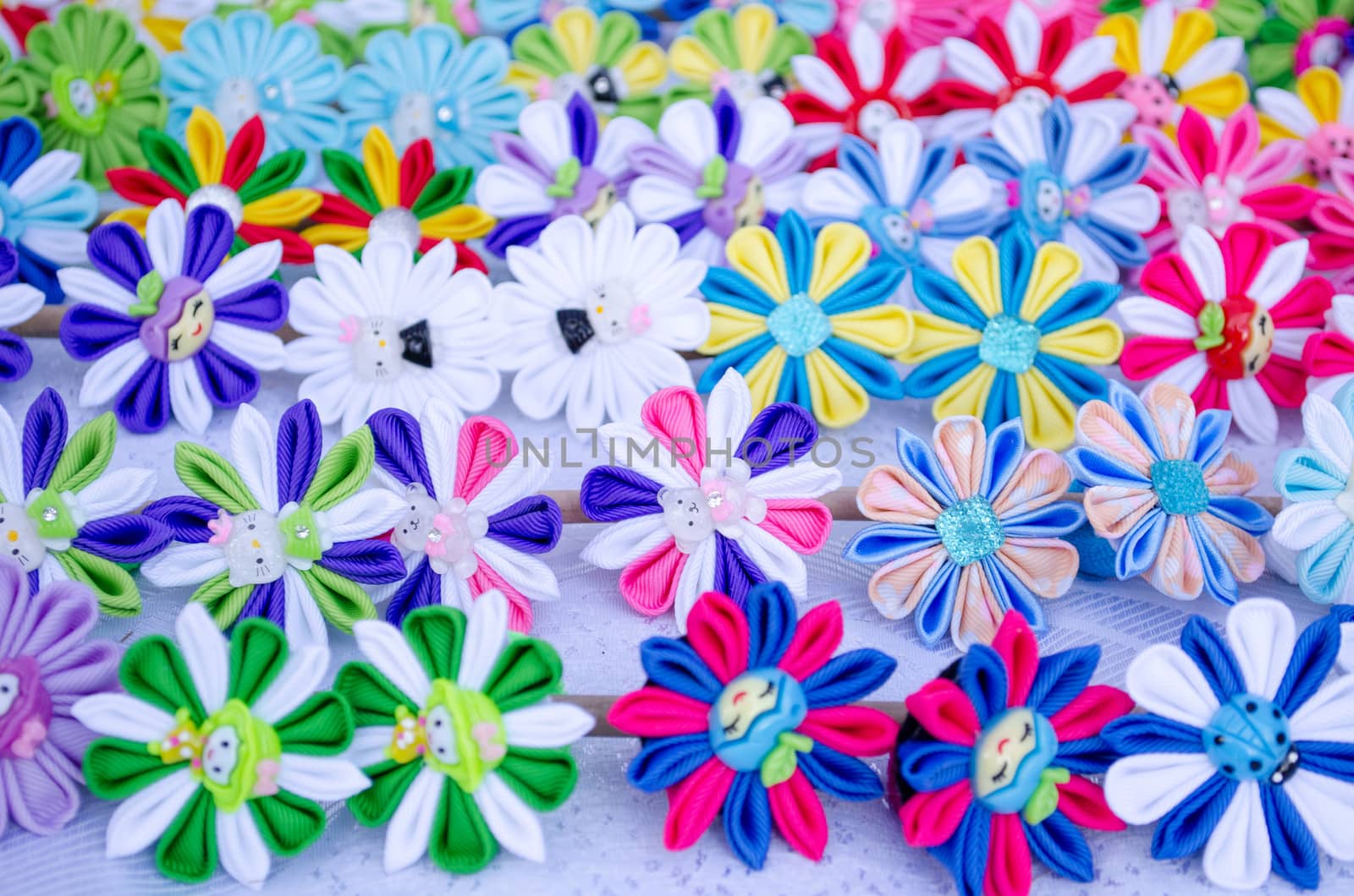 handmade diy head hair accessories apparel grip for girl child sell in marketplace fair.