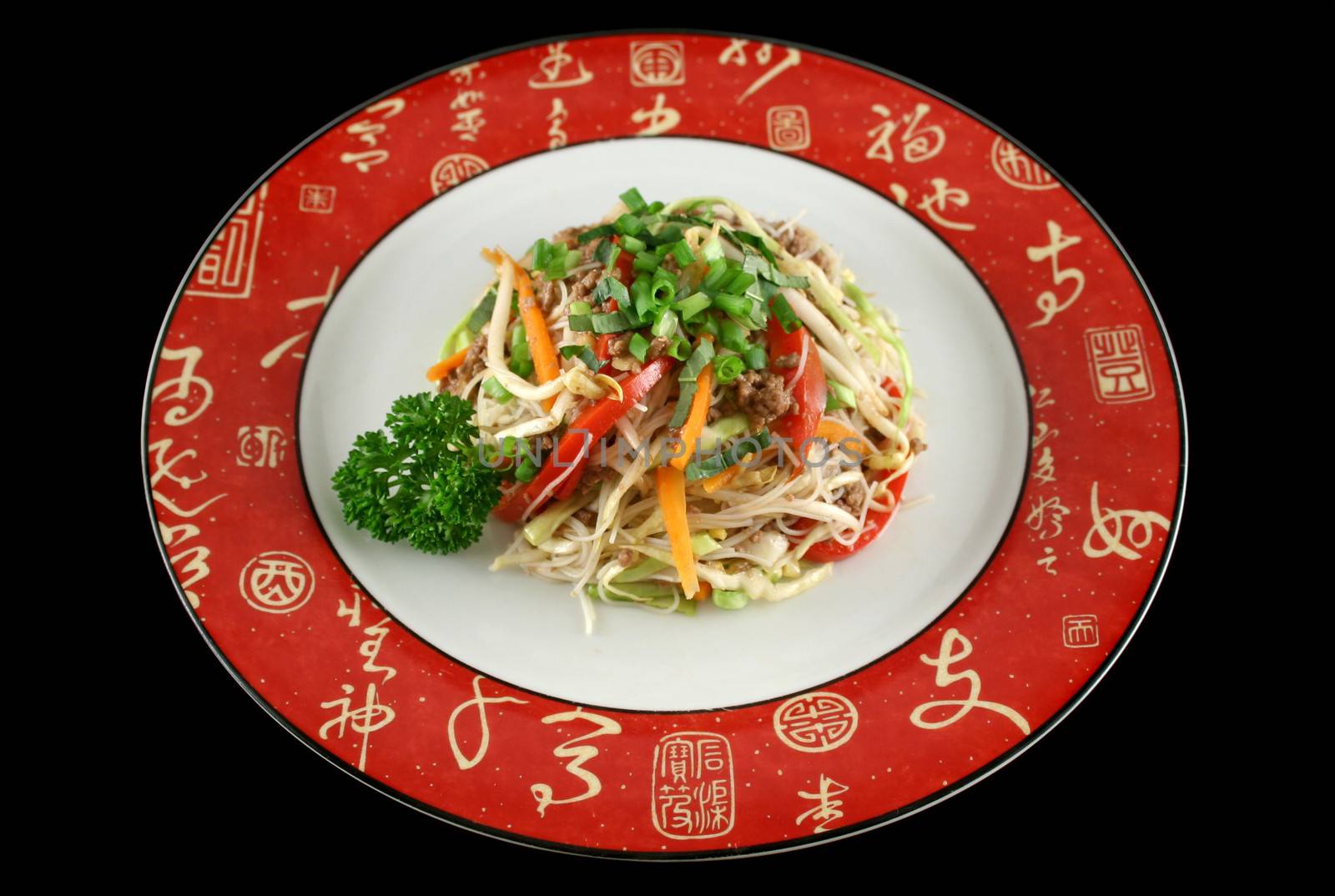 Stirfry beef chow mein with fresh Chinese vegetables.