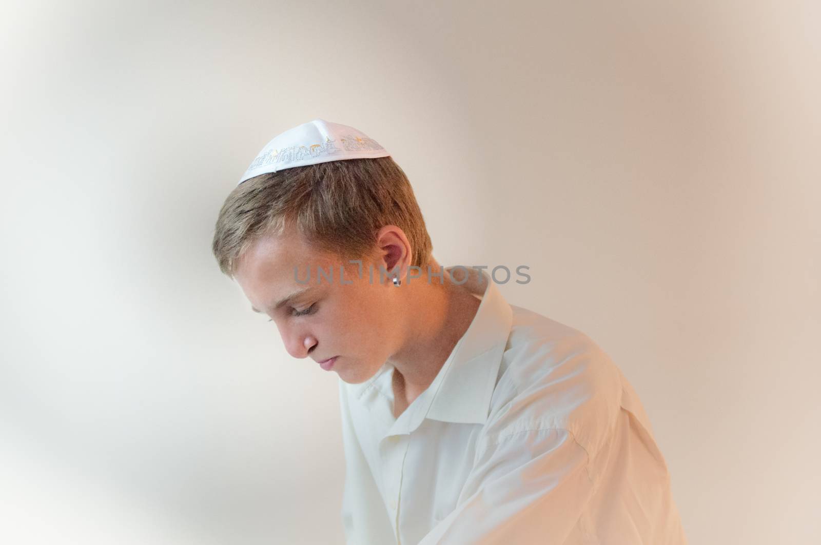 Religious Jewish teenager by LarisaP