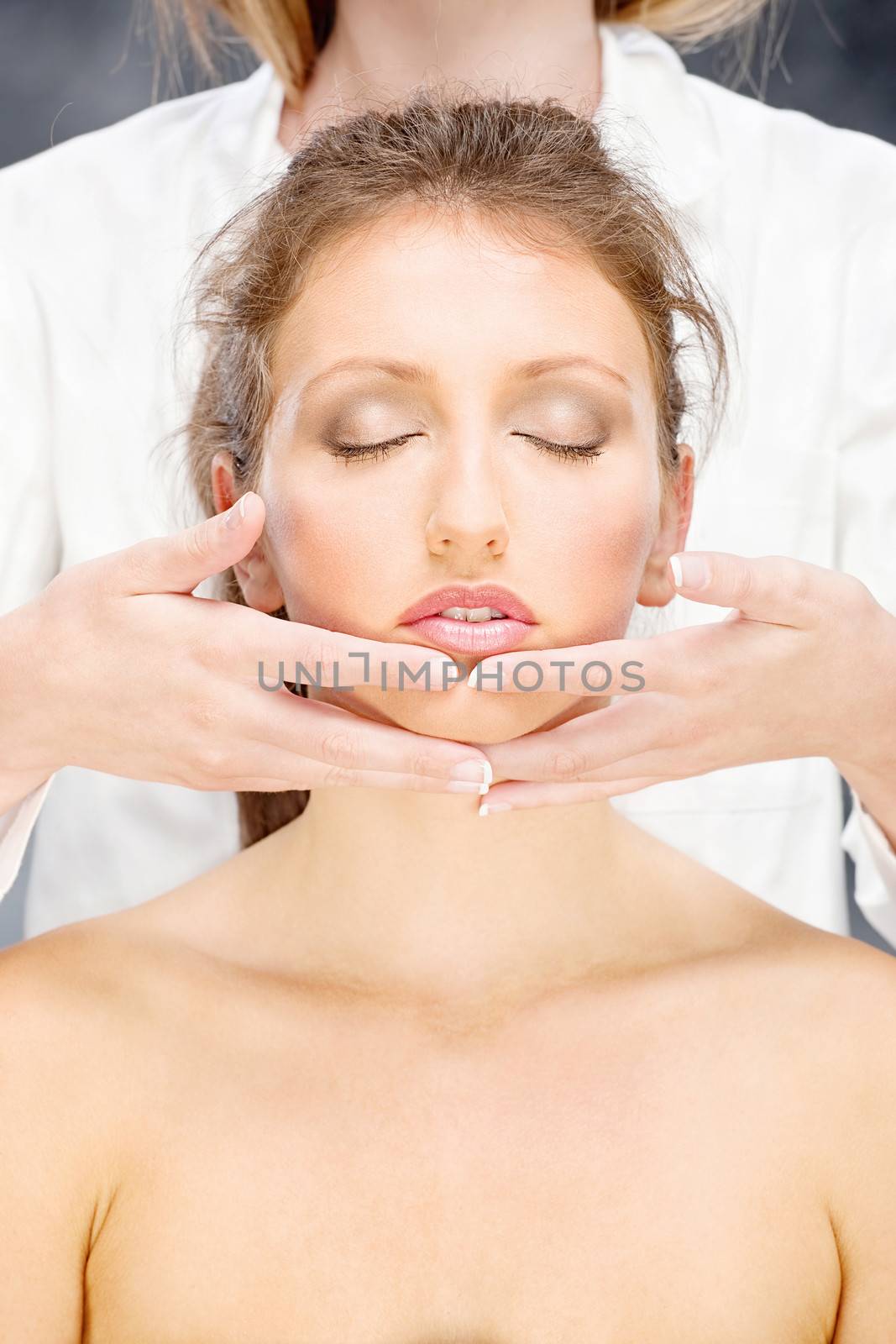 woman on head massage by imarin