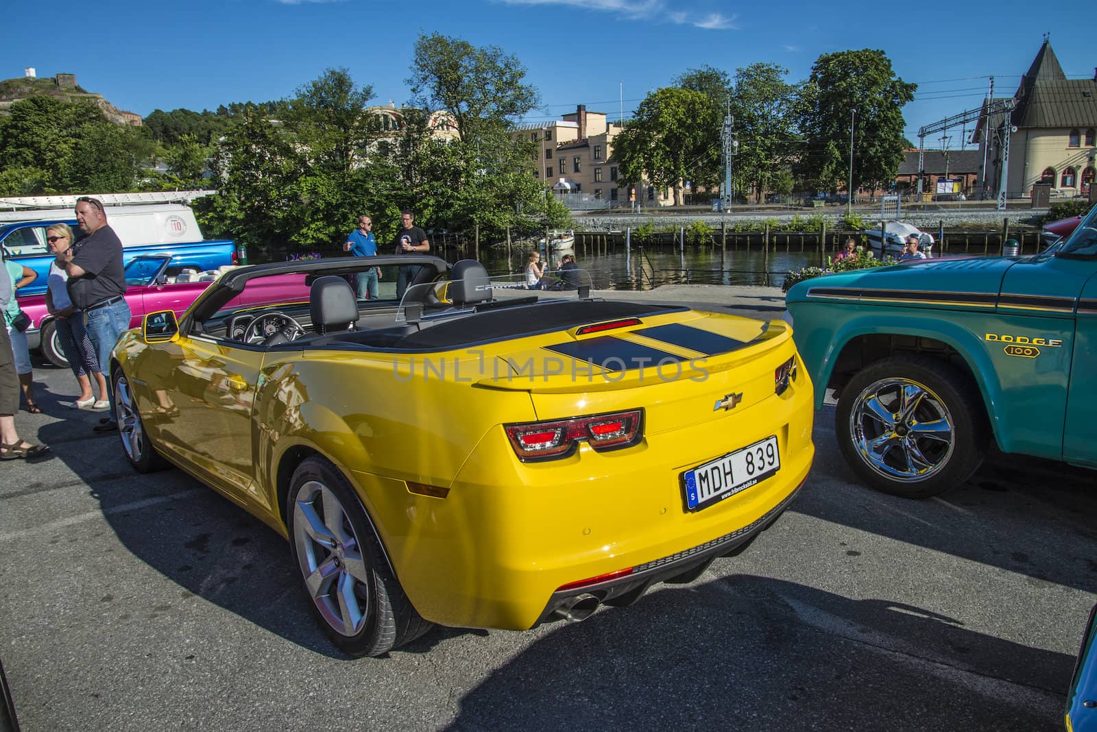 amcar, yellow and black chevrolet corvette by steirus