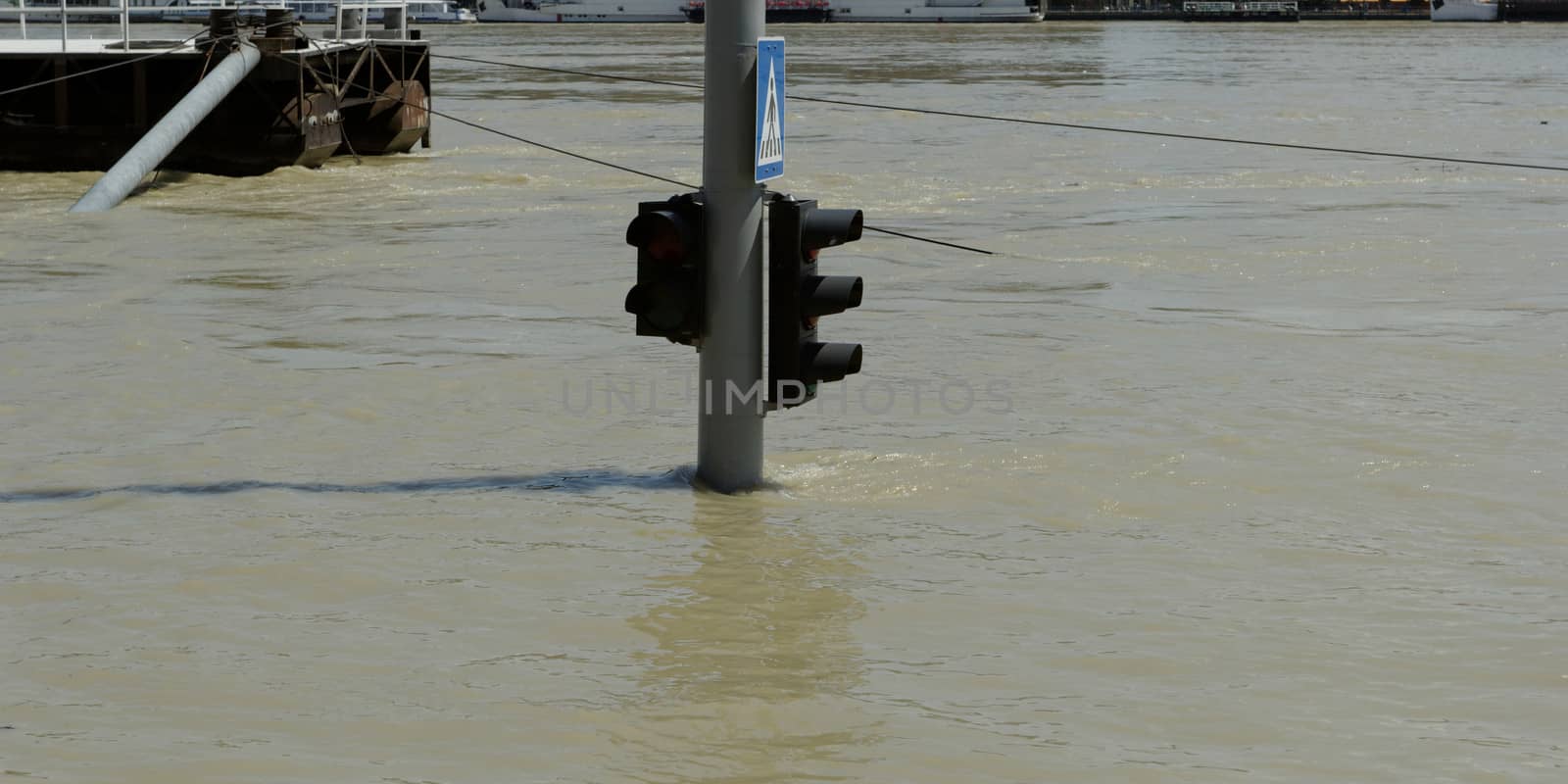 flooded city by NagyDodo