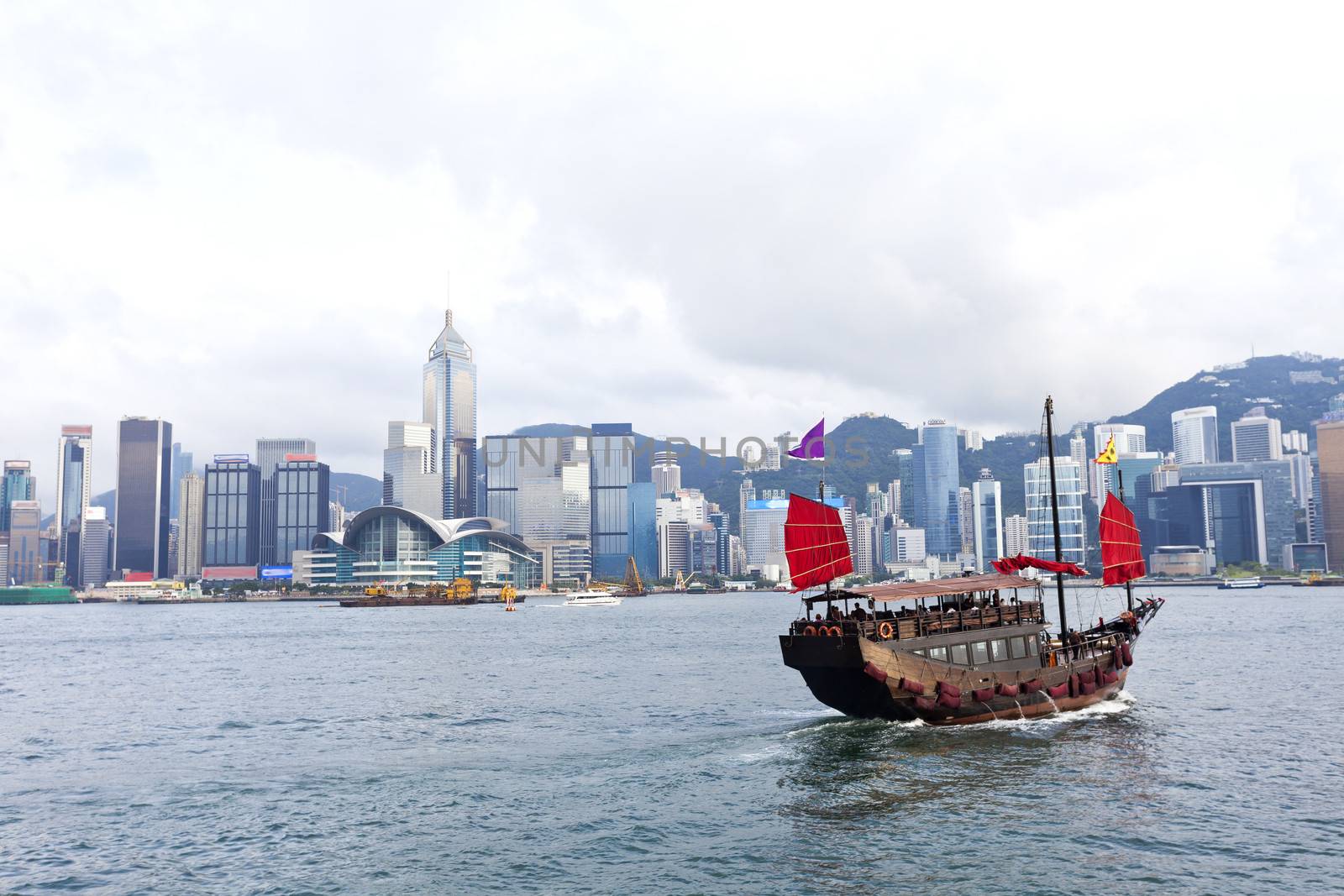 Junk boat in Hong Kong by kawing921