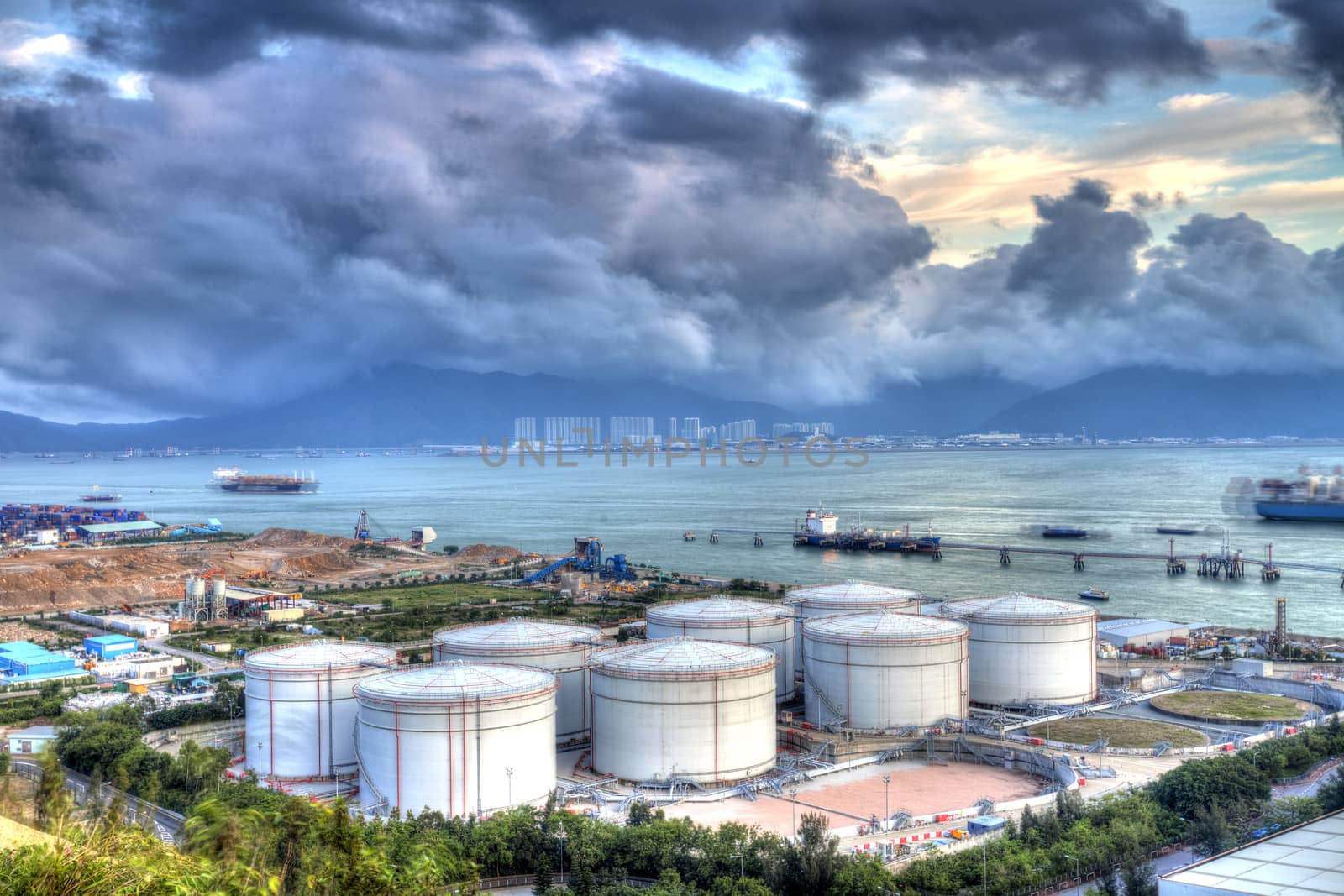 Oil tank in cargo service terminal 