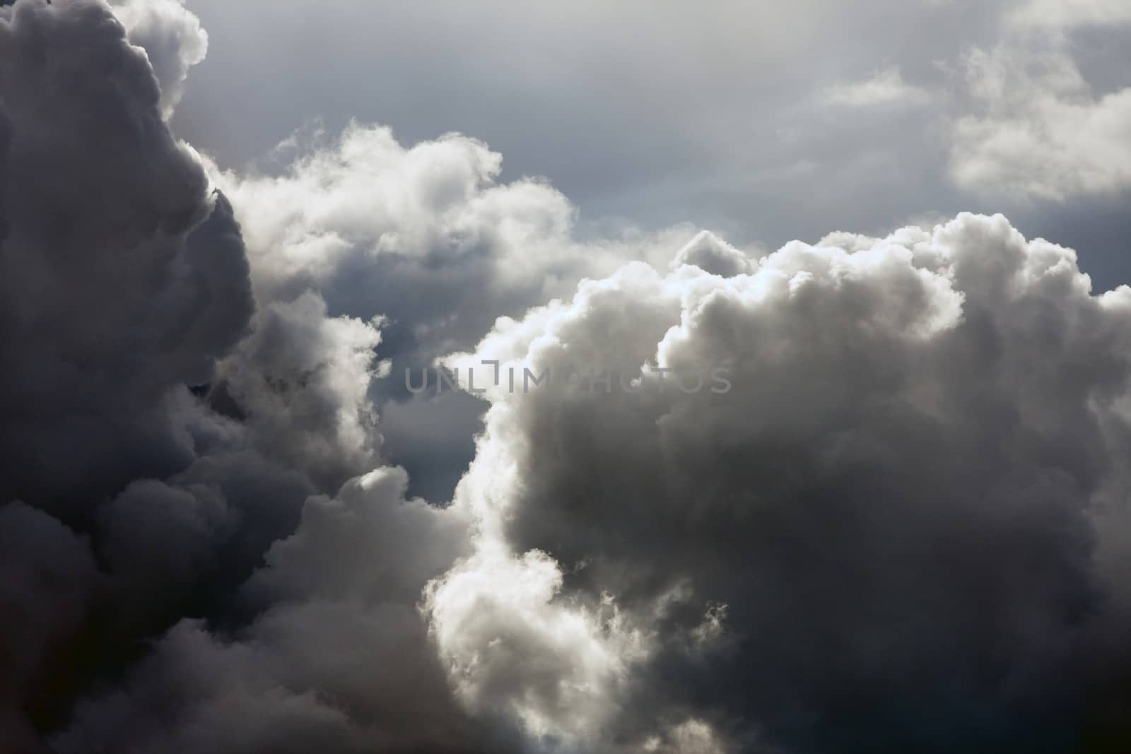 The majesty of the clouds before the storm