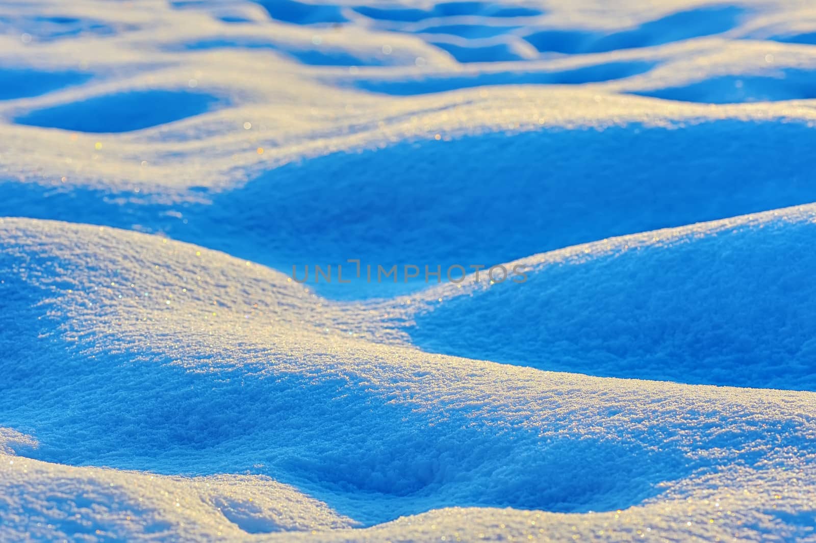 Waves of snow by mady70