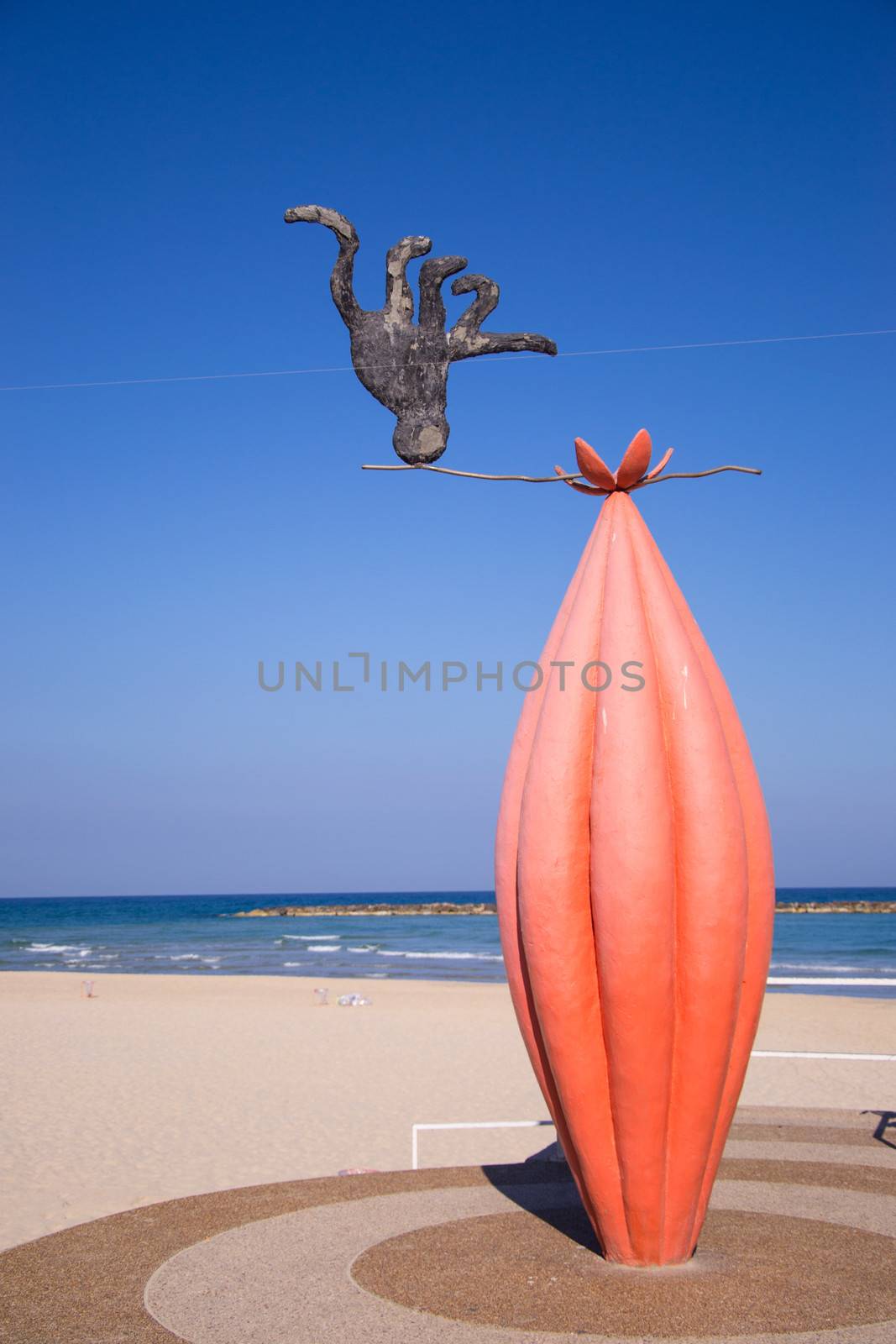 Statue on a beach by slavamalai