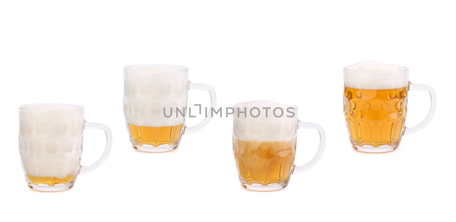 Decreasing the foam in a mug of beer by indigolotos