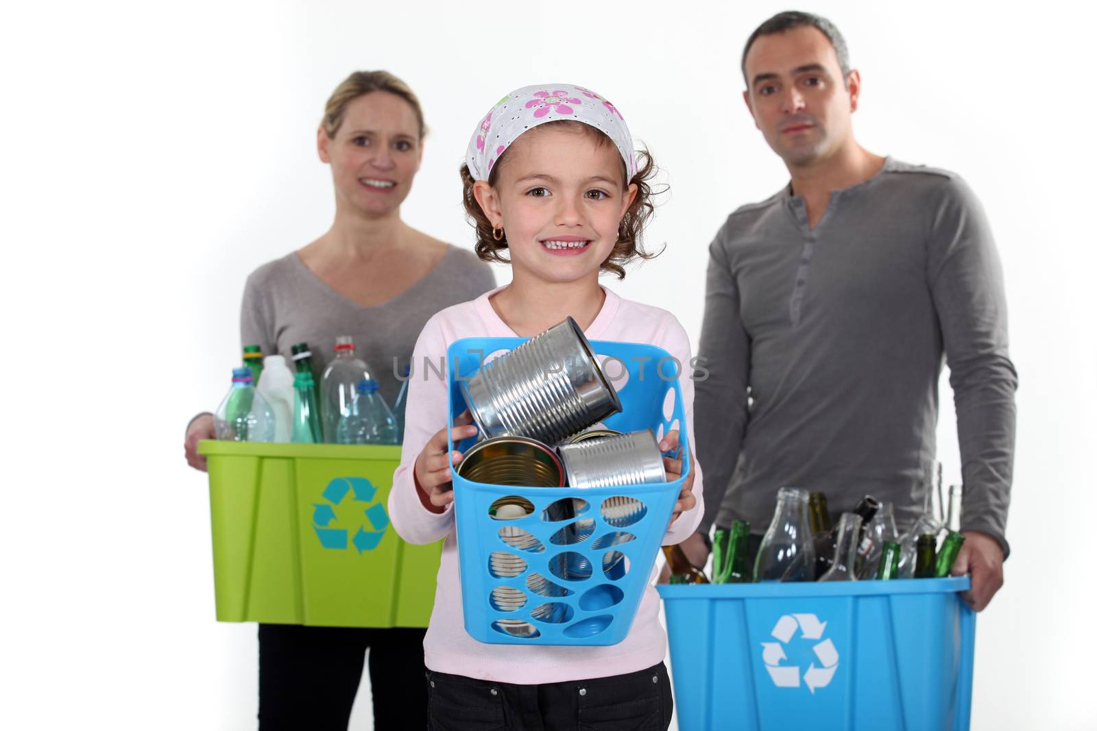 Family recycling Lacrouts_Isabelle_230311,Paniandy_Eric_230311,Armand_Lea_230311
